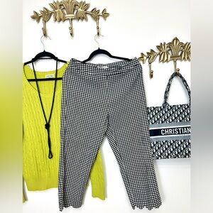 Spring Classic Black & White Gingham Women’s Cropped Pants. Size 10